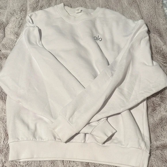 ALO Yoga Classic White Crewneck - Picture 6 of 6